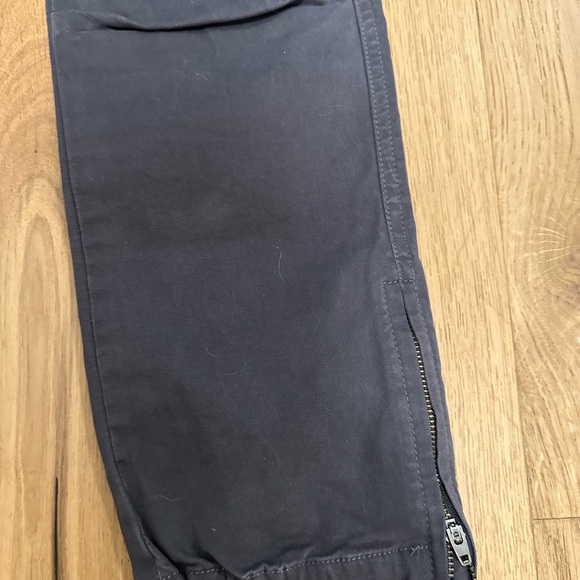 Women’s Gray Aritzia Pants - Picture 5 of 6